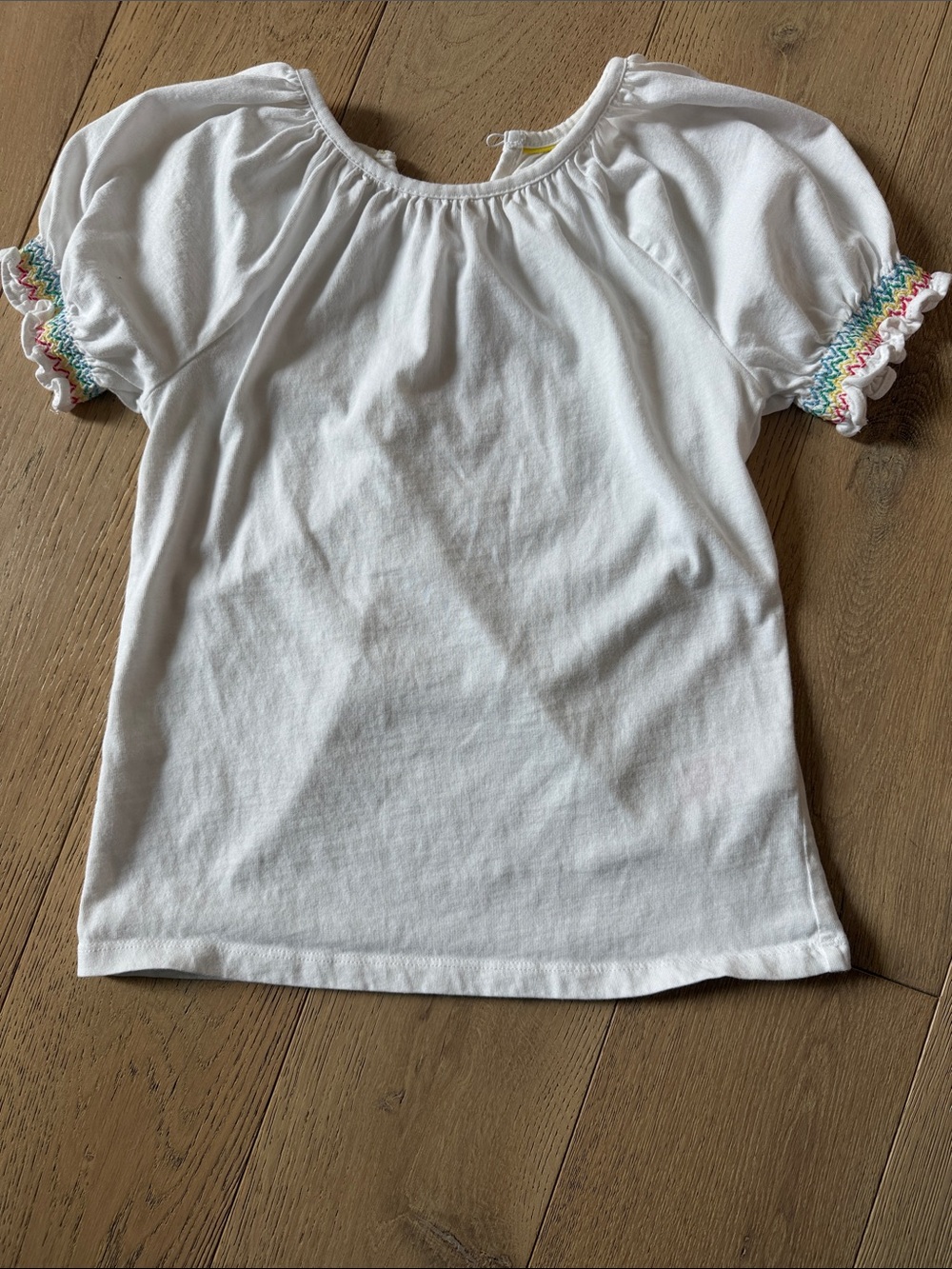 Mini Boden NWOT Girls White Puff Sleeve Top with Rainbow Trim